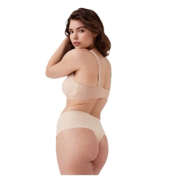 SPANX | Undie-tectable® Smoothing Thong, Soft Nude, Size M, NWT - Picture 9 of 11